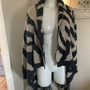 Willi Smith open front fringe sweater/poncho